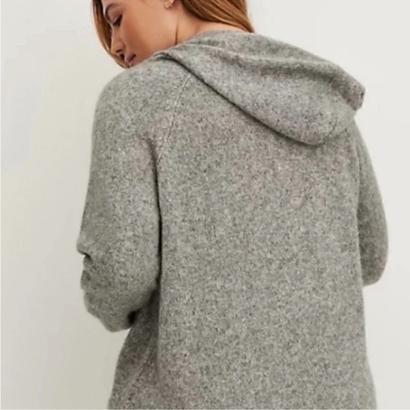 Torrid Women’s Camo Heart Chunky Knit Hooded Raglan Sweater Size 2 Cozy Pullover - Picture 4 of 10